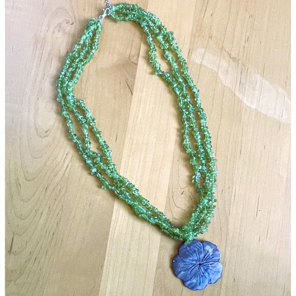 JTV New Peridot Chip Necklace with Shell Flower Pendant Sterling SIlver NIB Box - Picture 4 of 6